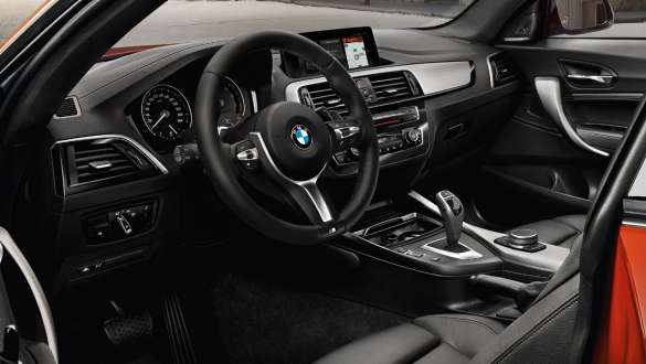 BMW 2 серии Coupe, адаптивное рулевое управление BMW 2 серии Coupe, адаптивное рулевое управление