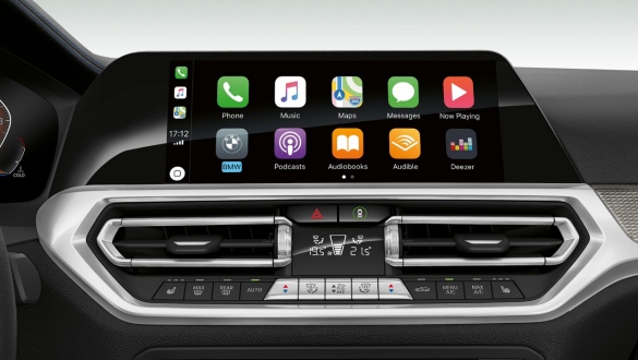 Седан BMW 3 серии, подготовка к Apple CarPlay® Крупный план дисплея панели приборов седана BMW 3 серии с подготовкой к Apple CarPlay®.