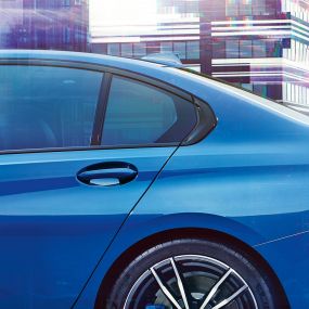 Седан BMW 3 серии, изгиб Хофмайстера G20 Lateral detail view of the rear window with Hofmeister kink G20.