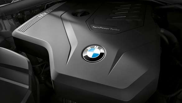 BMW 3 Series Sedan, BMW TwinPower Turbo 4-cylinder petrol engine G20. Close-up view of the BMW TwinPower Turbo 4-cylinder petrol engine in the BMW 3 Series Sedan G20.