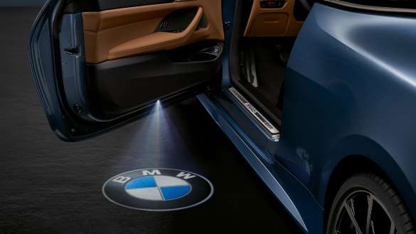 Светодиодные дверные проекторы BMW, BMW 4 серии Coupe G22 2020 Светодиодные дверные проекторы BMW, BMW 4 серии Coupe G22 2020, крупным планом