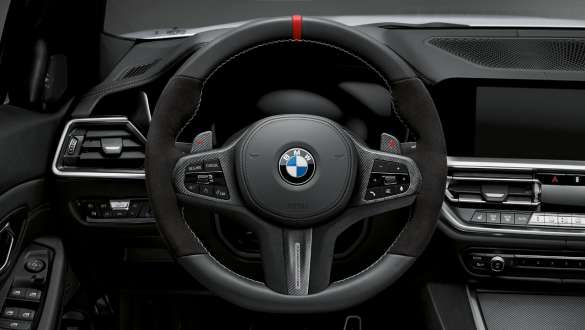 Рулевое колесо M Performance BMW 4 серии Coupe G22 2020 Рулевое колесо M Performance BMW 4 серии Coupe G22 2020, крупным планом