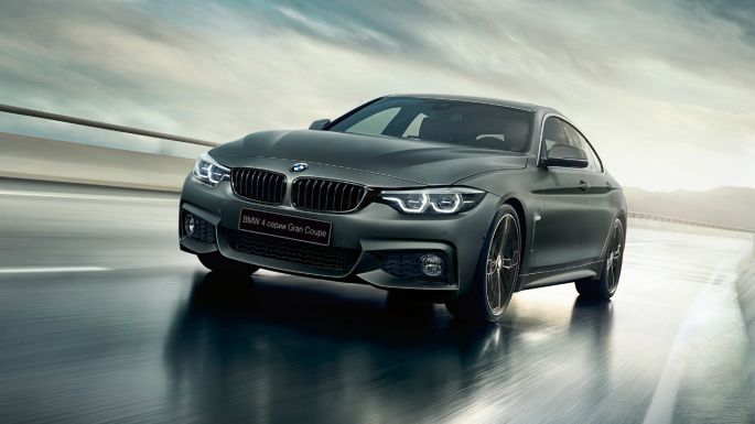 BMW 4 серии Гран Купе в движении, вид спереди BMW 4 серии Гран Купе в движении, вид спереди