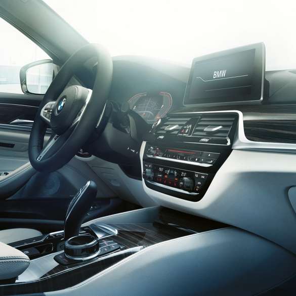 BMW 5 серия Седан, салон. BMW 5 серия Седан, салон, БМВ 5 седан, интерьер, приборная панель.
