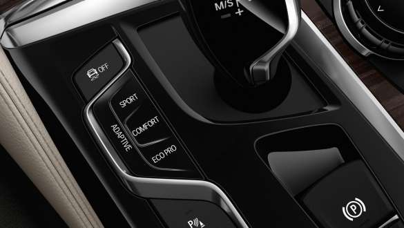 BMW 5 серия, переключение режимов движения в режиме Adaptive. BMW 5 серия, переключение режимов движения в режиме Adaptive, интерьер, Седан, БМВ.