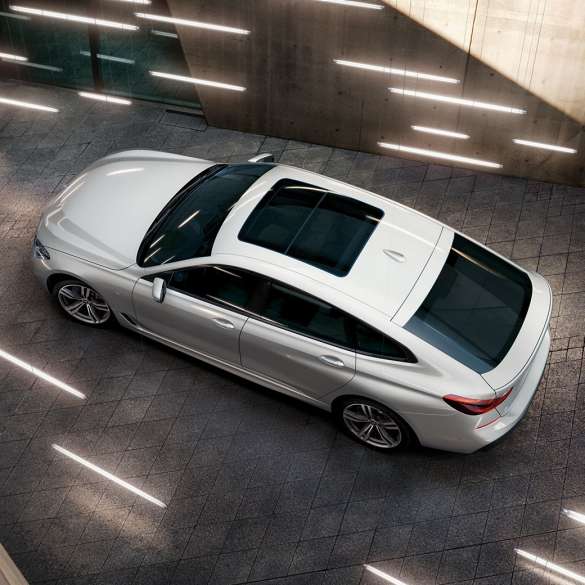BMW 6 серии Гран Туризмо, вид сверху. BMW 6 серии Гран Туризмо, вид сверху, крыша, в движении, БМВ 6 ГТ.