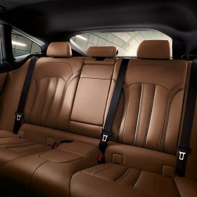 BMW 6 серии Гран Туризмо, салон. Новый BMW 6 series GT задние кожаные сиденья, Новый БМВ 6 серии GT