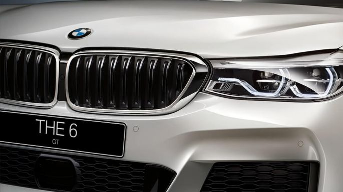 BMW 6 серии GT G32, крупный план BMW 6 серии GT G32, крупный план, белый минерал