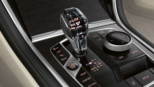 BMW M850i xDrive, металлик Серый Дравит, стеклянные аппликации CraftedClarity. BMW M850i xDrive, металлик Серый Дравит, стеклянные аппликации CraftedClarity.
