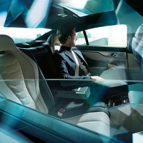 Панорамная стеклянная крыша BMW G16 BMW 8 серии Gran Coupe: панорамная стеклянная крыша G16