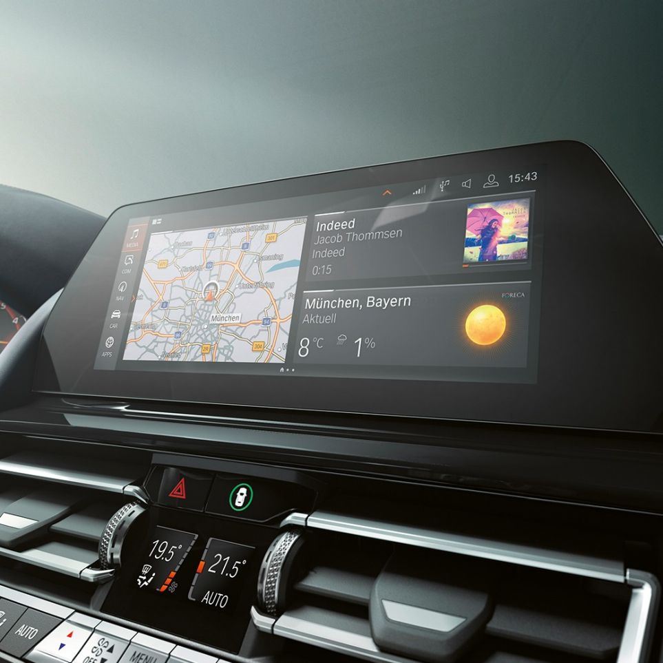 Приборная панель BMW Live Cockpit Professional G16 BMW 8 серии Gran Coupe: приборная панель BMW Live Cockpit Professional G16