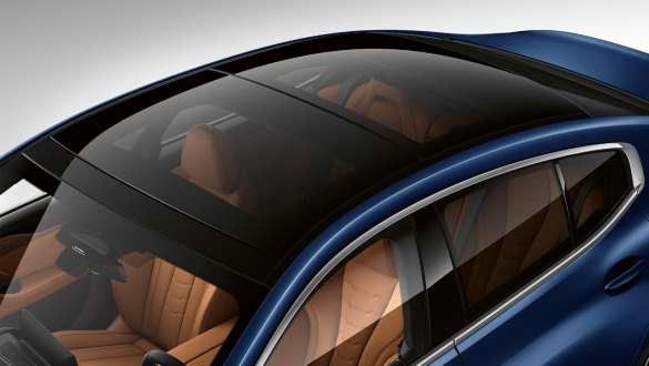 Панорамная стеклянная крыша BMW 8 серии Gran Coupe G16 LCI Facelift 2022 BMW 8 серии Gran Coupe G16 LCI Facelift 2022, BMW Individual Морозный Синий Танзанит металлик, BMW M850i xDrive, панорамная стеклянная крыша