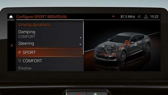 Интегральное активное рулевое управление BMW 8 серии Gran Coupe G16 LCI Facelift 2022 Интегральное активное рулевое управление BMW 8 серии Gran Coupe G16 LCI Facelift 2022, салон, центральный дисплей крупным планом