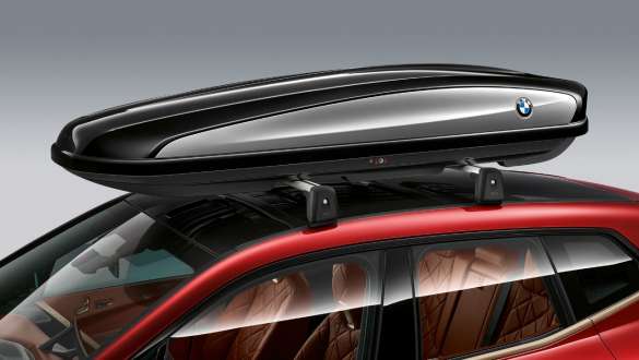 BMW iX i20 2021, багажный бокс BMW 520 цвета "Черный"/"Серебристый Титан"