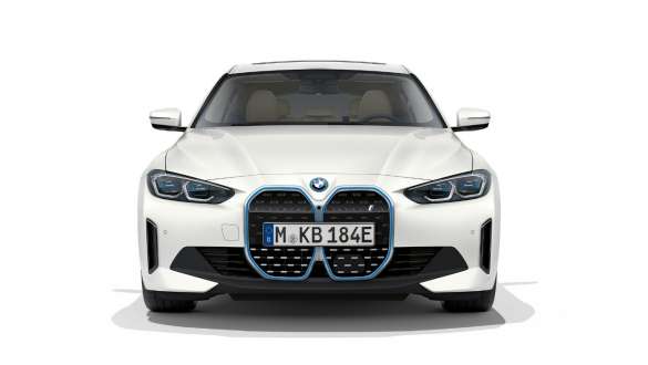 BMW i4 eDrive40 G26 2021 "Белый Минерал", вид спереди BMW i4 eDrive40 G26 2021 "Белый Минерал", вид спереди