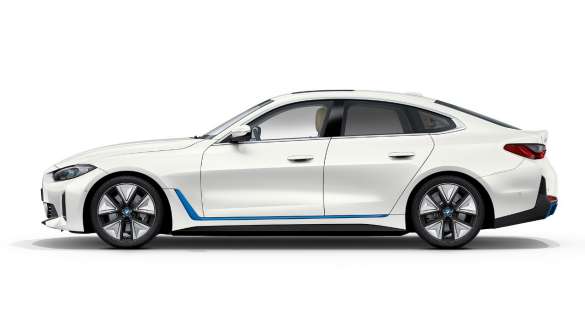 BMW i4 eDrive40 G26 2021 "Белый Минерал", вид сбоку BMW i4 eDrive40 G26 2021 "Белый Минерал", вид сбоку