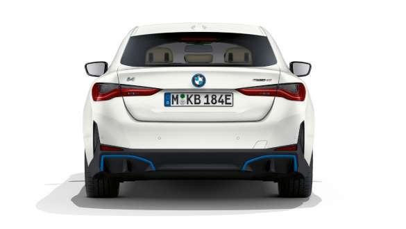 BMW i4 eDrive40 G26 2021 "Белый Минерал", вид сзади BMW i4 eDrive40 G26 2021 "Белый Минерал", вид сзади