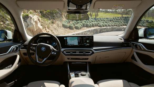 Кокпит BMW i4 G26 2021 Копит BMW i4 G26 2021, вид интерьера