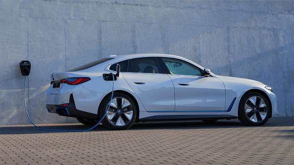 BMW i4 eDrive40 G26 2021, зарядка дома BMW i4 eDrive40 G26 2021, зарядка дома