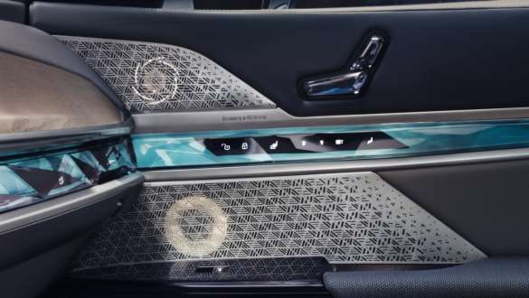 Bowers & Wilkins, BMW i7 G70 Bowers & Wilkins, динамик в двери, BMW i7 G70