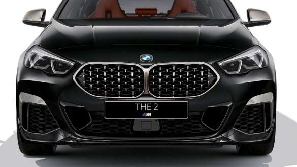 Аэродинамический пакет M модели BMW M235i xDrive Gran Coupé, вид спереди Аэродинамический пакет M модели BMW M235i xDrive Gran Coupé, Черный Сапфир металлик, F44, вид спереди