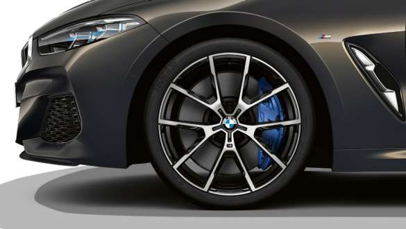 Тормоза M Sport. BMW M850i xDrive Cabrio с тормозами M Sport.