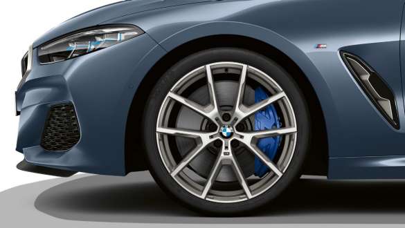 Легкосплавные диски Y-spoke 728 M Bicolor, Серый Церий. BMW M850i xDrive Coupe, Синий Барселона металлик, 20-дюймовые легкосплавные диски М, дизайн Y-spoke 728 M Bicolor, Серый Церий.