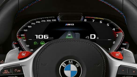 Эксклюзивная панель приборов M. Эксклюзивная панель приборов M в салоне BMW M8 Coupe Competition.