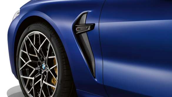 Боковые воздуховодыM, карбон. BMW M8 Coupe Competitionс боковыми «жабрами» M, карбон.