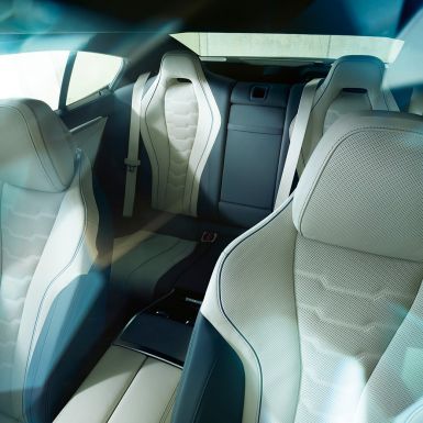Роскошные сиденья с кожаной обивкой в BMW M850i xDrive Gran Coupe Роскошные сиденья с кожаной обивкой в BMW M850i xDrive Gran Coupe G16 2019 МГ, интерьер