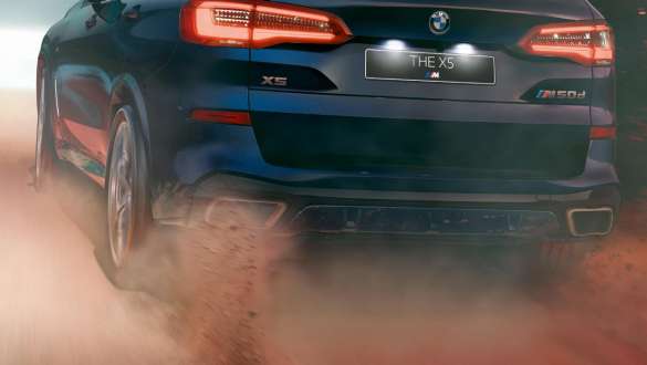 BMW X5 M50d с системой BMW xDrive BMW X5 M50d G05 с системой BMW xDrive, вид сзади