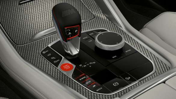 BMW X5 M Competition с коробкой передач M Steptronic 8-ступенчатая коробка передач M Steptronic с функцией Drivelogic модели BMW X5 M Competition F95, интерьер
