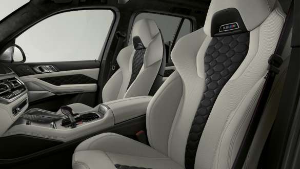 Многофункциональные сиденья M модели BMW X5 M Competition Многофункциональные сиденья M с обивкой из кожи Merino модели BMW X5 M Competition F95, интерьер
