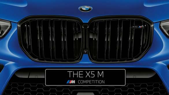 Решетка радиатора M модели BMW X5 M Competition Решетка радиатора M модели BMW X5 M Competition F95 синего цвета Marina Bay (металлик), экстерьер