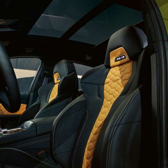Многофункциональные сиденья M модели BMW X6 M Competition Многофункциональные сиденья M модели BMW X6 M Competition F96 2020 МГ, интерьер