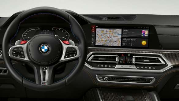Автомобили BMW X6 M с приборной панелью BMW Live Cockpit Professional Приборная панель BMW Live Cockpit Professional в модели BMW X6 M F96 2020 МГ, SUV, интерьер