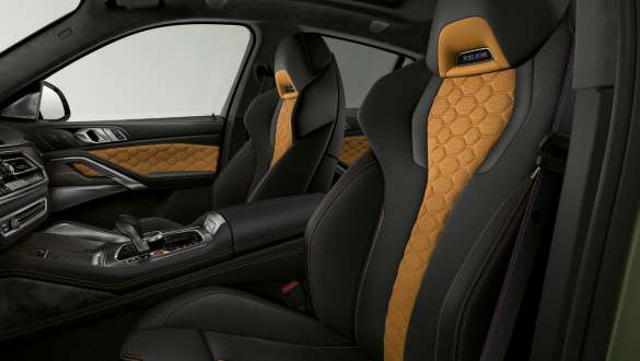 Многофункциональные сиденья M модели BMW X6 M Competition Многофункциональные сиденья M с обивкой из кожи Merino модели BMW X6 M Competition F96 2020 МГ, интерьер