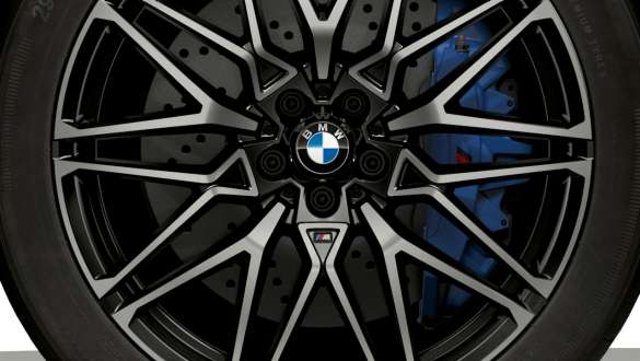 Тормоза из композитных материалов M модели BMW X6 M Competition Тормоза из композитных материалов M модели BMW X6 M Competition F96 2020 МГ, SUV, крупным планом