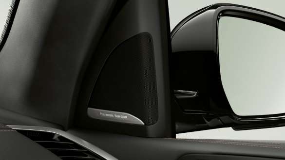 Автомобиль BMW X7 M с аудиосистемой Harman Kardon Surround Sound Автомобиль BMW X7 M, салон с аудиосистемой Harman Kardon Surround Sound, G07