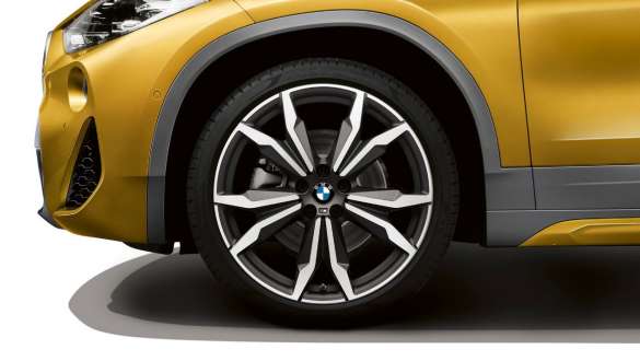 Накладки на колесные арки BMW X2 F39. Накладки на колесные арки BMW X2 F39, гальваническое покрытие золотой металлик.