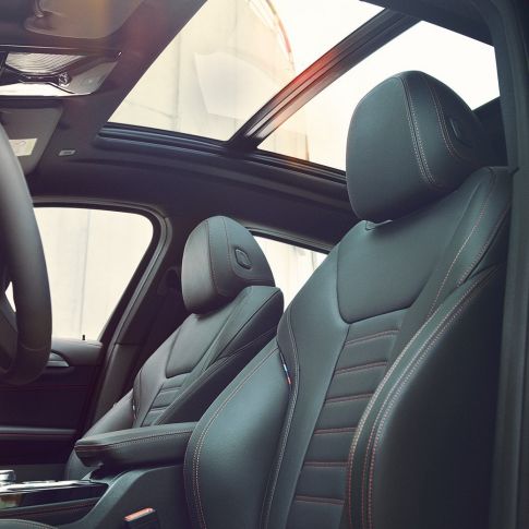 BMW X4 SUV G02 спортивные сиденья BMW X4 SUV G02, интерьер, спортивные сиденья