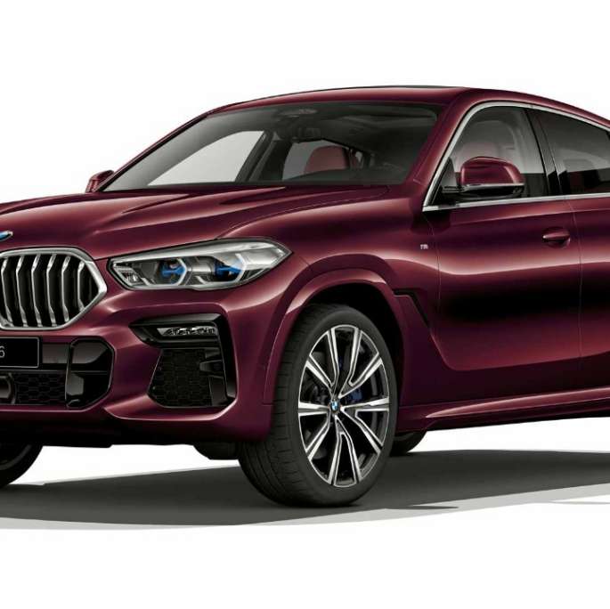 BMW X6 with BMW Individual, exterior. BMW X6 with BMW Individual in three-quarter front perspective.