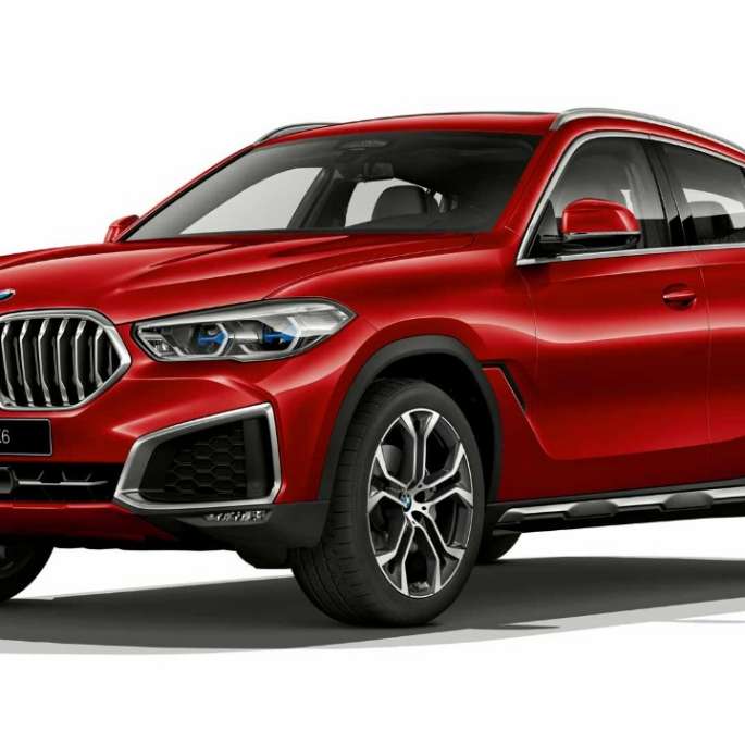 BMW X6 в версии BMW xLine, экстерьер BMW X6 в версии BMW xLine, вид спереди с поворотом в три четверти