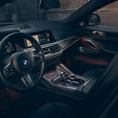 BMW X6, кокпит с дисплеями диагональю 12,3 дюйма