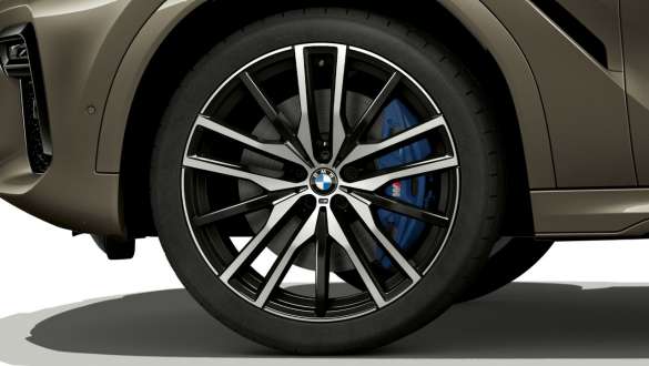 BMW X6 с фокусировкой на легкосплавном диске BMW X6, экстерьер с фокусировкой на легкосплавном диске