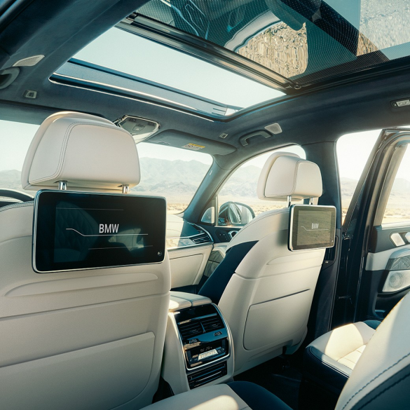 Интерьер BMW X7 Интерьер BMW X7: перспектива с третьего ряда сидений