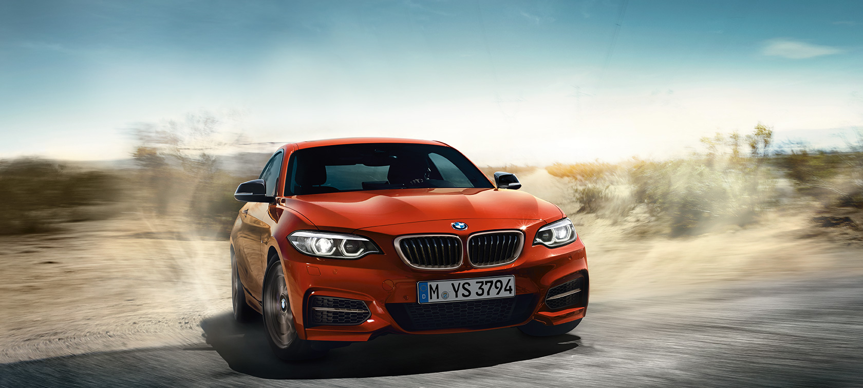 BMW 2 серии купе, фото в движении BMW 2 серии купе, фото в движении