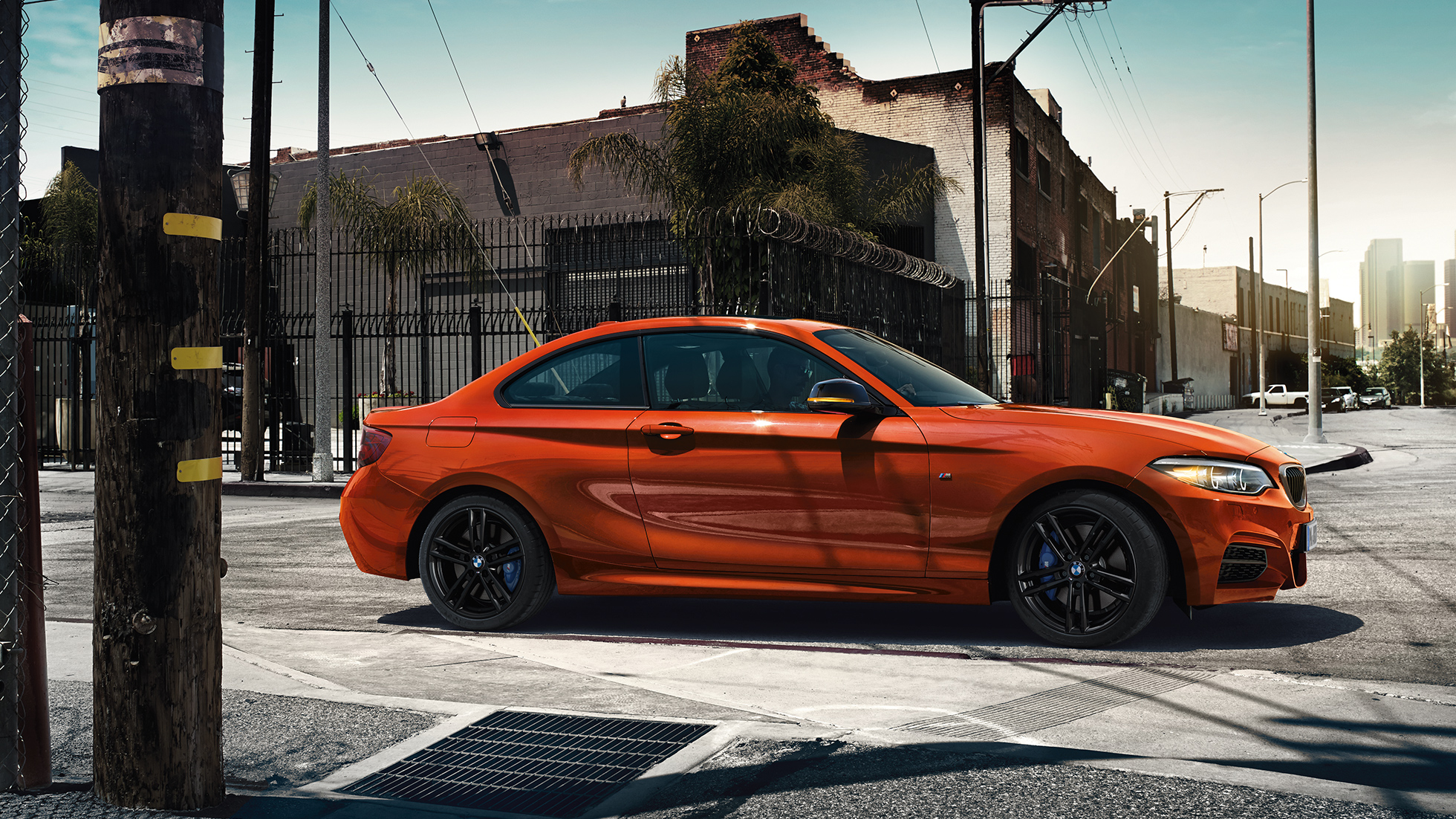 BMW 2 серии Coupe, вид сбоку BMW 2 серии Coupe, вид сбоку, внешний вид БМВ