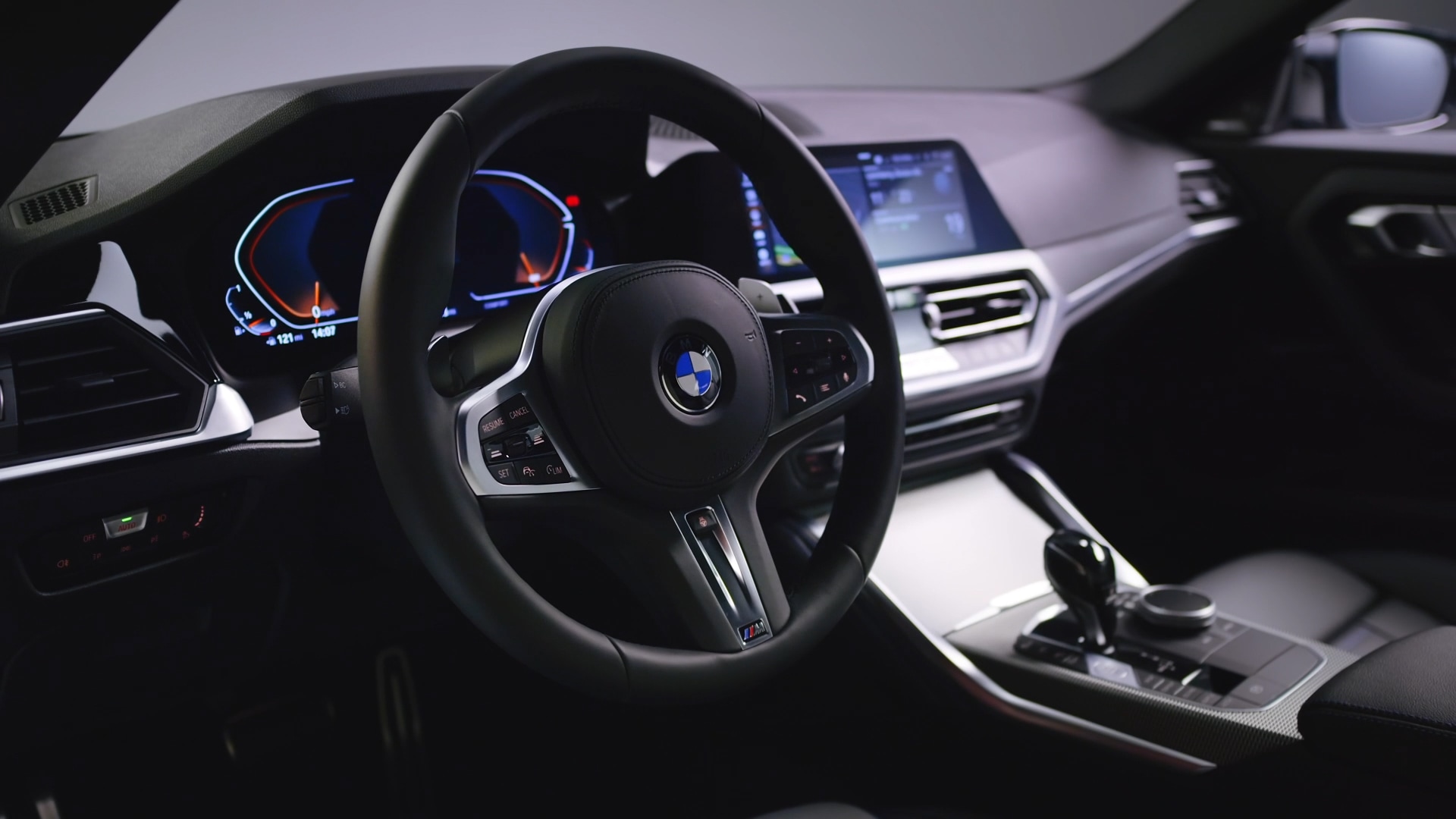 Особенности дизайна интерьера BMW 2 серии Coupe.