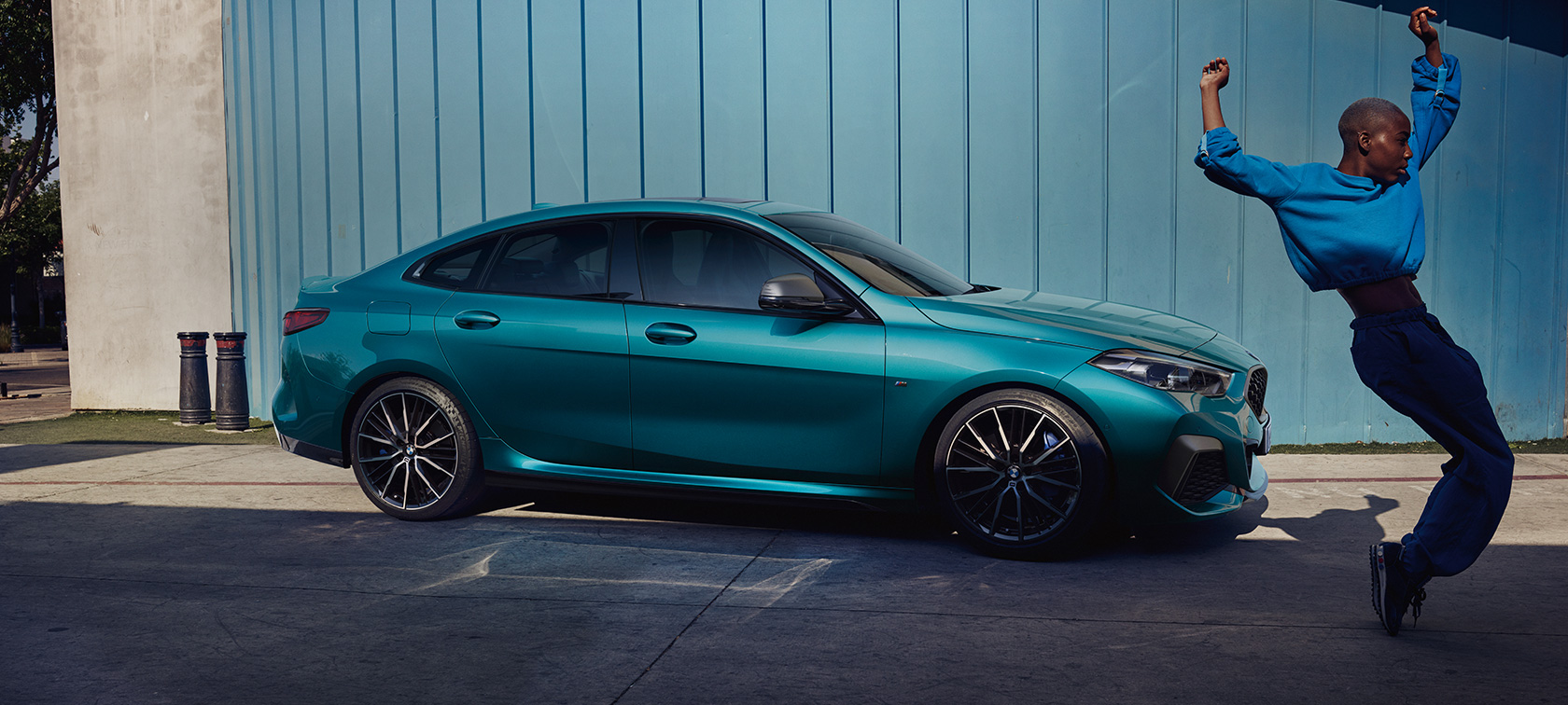 Предложения и сервисы для BMW 2 серии Gran Coupe Предложения и сервисы для BMW 2 серии Gran Coupe F44 синего цвета Snapper Rocks (металлик), вид сбоку